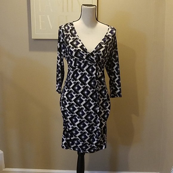 Geometric Patterned Dress - Picture 3 of 5